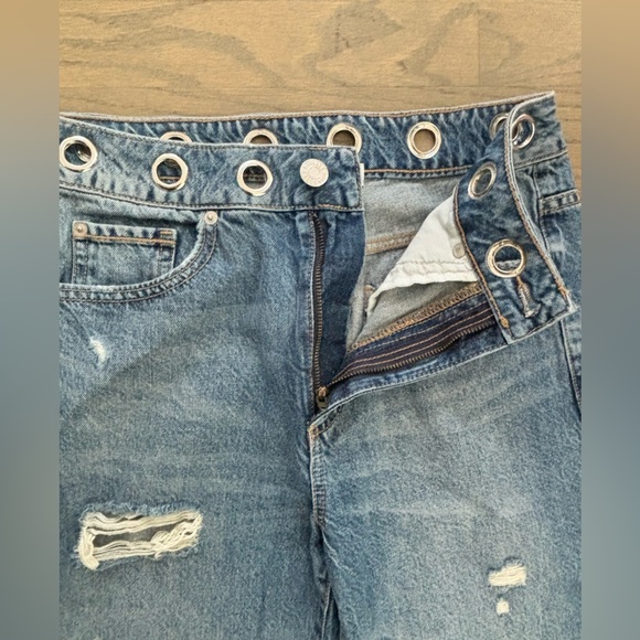 Garage Denim Mom Jean Distressed women’s size 7 28 - Picture 5 of 6